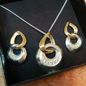 2 toned earring and necklace set